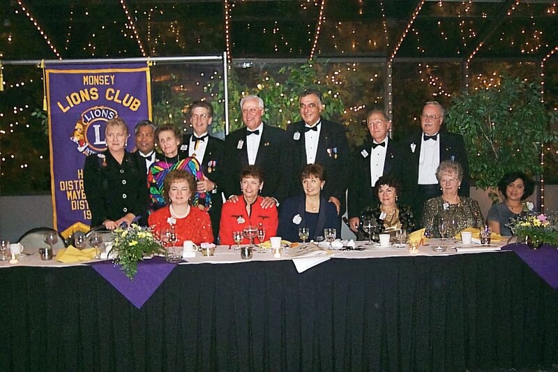 File:TwohieWithRocklandCentennialLionsClubCharterNight1998-11-08.jpg