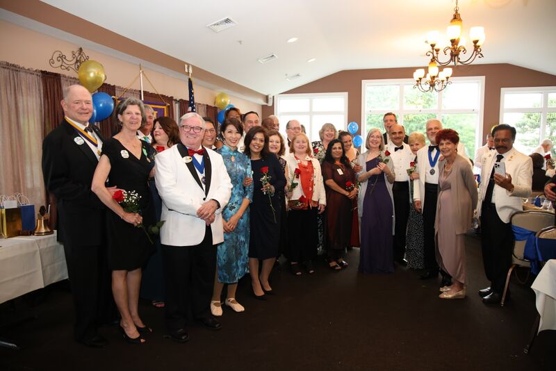 File:AlexTanchocoWithMD20Family.jpg